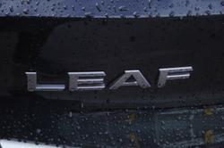 2022 Nissan
                LEAF 