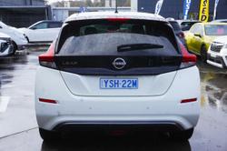 2022 Nissan
                LEAF 