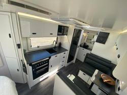 2025 JB Caravans Gator X 17'10 Fd Full Offroad