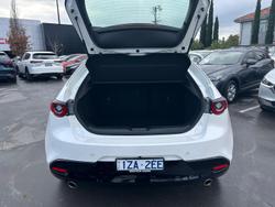 2024 Mazda
3 G20 Evolve