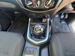 2022 Nissan
Navara SL Warrior