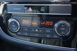 2018 Mitsubishi
                Outlander ES