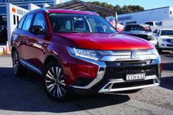 2018 Mitsubishi
                Outlander ES