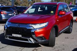2018 Mitsubishi
                Outlander ES