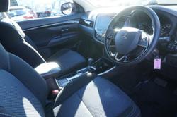 2018 Mitsubishi
                Outlander ES