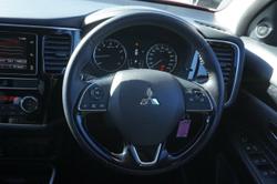 2018 Mitsubishi
                Outlander ES