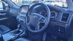 2018 Toyota
Landcruiser VX