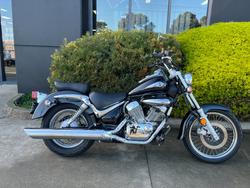Suzuki VL250 (LC250 Intruder)
