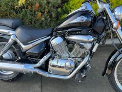 2014 Suzuki VL250 (LC250 INTRUDER) Black