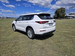 2024 Mitsubishi Outlander PHEV ES