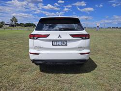 2024 Mitsubishi Outlander PHEV ES