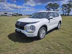 2024 Mitsubishi Outlander PHEV ES
