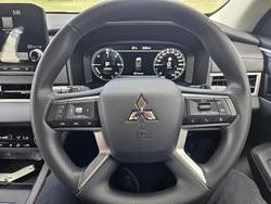 2024 Mitsubishi Outlander PHEV ES