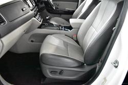 2017 Kia
Carnival Platinum