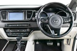 2017 Kia
Carnival Platinum