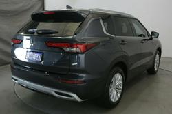 2024 Mitsubishi
Outlander LS
