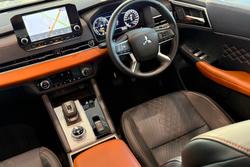 2022 Mitsubishi
Outlander PHEV Exceed Tourer