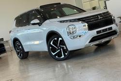 2022 Mitsubishi
Outlander PHEV Exceed Tourer