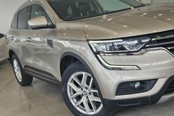 2017 Renault
                Koleos Zen