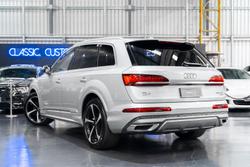 2023 Audi
Q7 55 TFSI S line