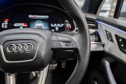 2023 Audi
Q7 55 TFSI S line