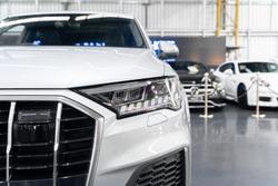 2023 Audi
Q7 55 TFSI S line