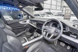 2023 Audi
Q7 55 TFSI S line