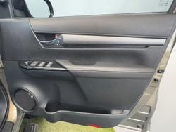 2024 Toyota
Hilux Rogue 48V