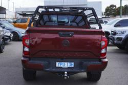 2021 Nissan
Navara ST