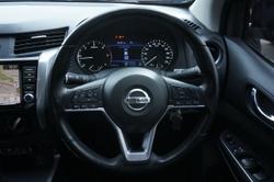 2021 Nissan
Navara ST