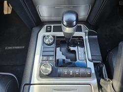 2017 Toyota Landcruiser VX VDJ200R 4X4 Dual Range Crystal Pearl