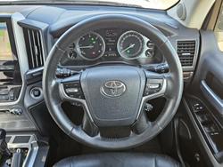 2017 Toyota Landcruiser VX VDJ200R 4X4 Dual Range Crystal Pearl
