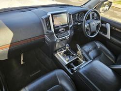 2017 Toyota Landcruiser VX VDJ200R 4X4 Dual Range Crystal Pearl