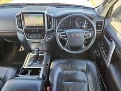 2017 Toyota Landcruiser VX VDJ200R 4X4 Dual Range Crystal Pearl