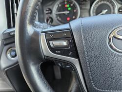 2017 Toyota Landcruiser VX VDJ200R 4X4 Dual Range Crystal Pearl