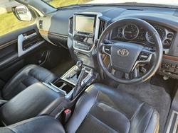 2017 Toyota Landcruiser VX VDJ200R 4X4 Dual Range Crystal Pearl
