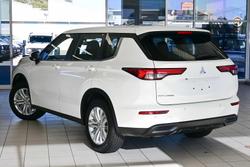 2024 Mitsubishi
                Outlander ES