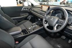 2024 Mitsubishi
                Outlander ES