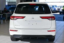 2024 Mitsubishi
                Outlander ES