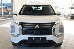 2024 Mitsubishi
                Outlander ES