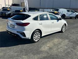 2021 KIA
                CERATO S