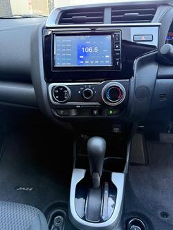 2017 Honda
Jazz VTi