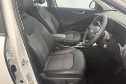 2022 Kia
Niro Hybrid S
