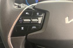 2022 Kia
Niro Hybrid S
