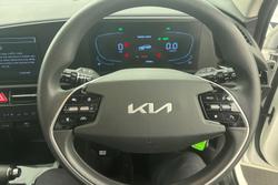 2022 Kia
Niro Hybrid S