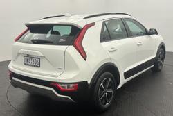 2022 Kia
Niro Hybrid S