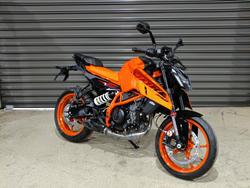2025 KTM 390 DUKE ORANGE