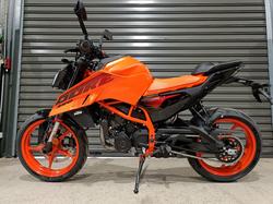 2025 KTM 390 DUKE ORANGE