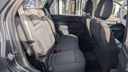2024 Ford
Everest Ambiente