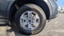 2024 Ford
Everest Ambiente